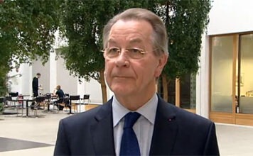 Мюнтеферинг положительно оценил реформы „Agenda 2010“ Видеокадр пользователя N24de, YouTube