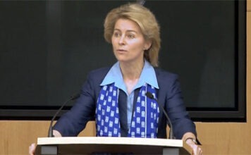 Фон дер Лайен не хочет стать преемницей Меркель Видеокадр пользователя FuquaSchOfBusiness, YouTube