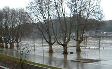 Видеокадр пользователя herrstranged, YouTube