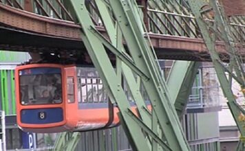 Подвесная дорога в Вуппертале снова работает
