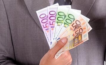 Каждый немец имеет в среднем 115 000 евро
