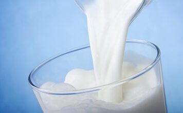 Lidl поднимает цены на молоко