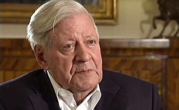 В Гамбурге простились с „громким канцлером“ Гельмутом Шмидтом