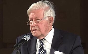 Умер бывший канцлер Гельмут Шмидт