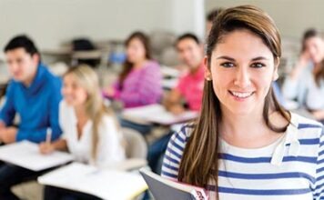 Каждый третий студент хочет стать государственным служащим