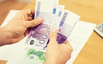 Жители Западной Германии зарабатывают значительно больше