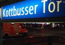 Новый инцидент в метро: подростки столкнули мужчину на рельсы