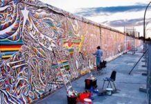 Берлинскую стену закроют забором