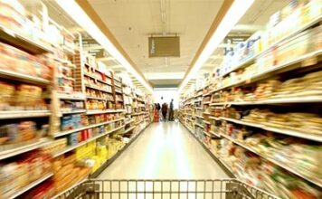 В Германии требуют отменить ограничение на торговлю в выходные дни