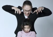 В берлинском детсаду воспитательница связывала детей