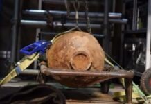 После обезвреживания бомбы берлинцы вернулись в свои квартиры