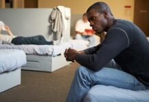 Врачи в Германии выступили против проверки возраста мигрантов