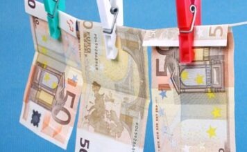 В обращении находится значительно меньше поддельных денег