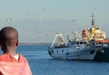 Берлин требует решения для заблокированных спасательных кораблей