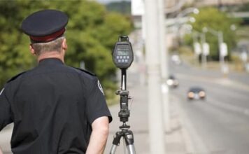 Полицейская проверка внедорожника на A9 обнаружила противорадар на номерном знаке