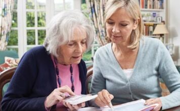 Из-за технических проблем повышенная материнская пенсия не будет выплачена до конца года