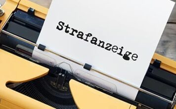 На министра обороны Урсулу фон дер Ляйен подана жалоба