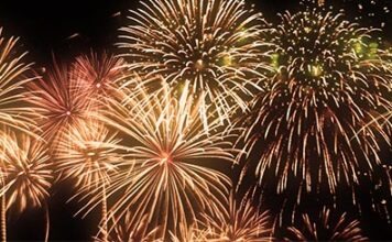 Традиционное шоу «Рейн в огне» посетили более десяти тысяч зрителей