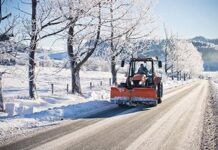 Пробки на дорогах и отмены авиарейсов из-за снегопада в Баварии и Австрии