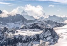 В результате столкновения вертолёта с самолётом в Италии погибли четверо немцев