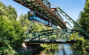 Вуппертальская подвесная дорога снова работает