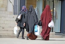 Опрос показывает, как в Германии изменилось отношение к беженцам