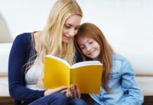 Большинство родителей перестали читать книги детям: нет времени или слишком устают