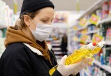 Всё больше жителей Германии снова начали совершать массовые закупки