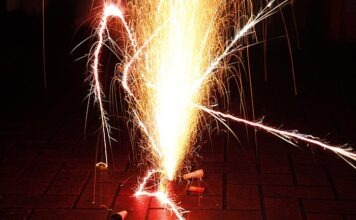 Новогодняя пиротехника в Берлине оставила семью без жилья