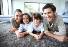 Подавляющее большинство жителей Германии хотят остаться дома во время пасхальных каникул