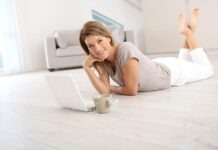 Каждый шестой в Германии делает видеозвонки в пижаме