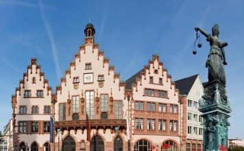 Франкфуртская Justitia повреждена из-за установки декальцинации