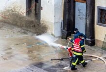 Меркель пообещала пострадавшим быструю помощь