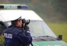 Ученики начальной школы в Бутцбахе контролируют нарушителей скоростного режима