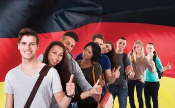 Франкфурт поддерживает антирасистские проекты