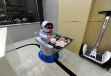 В ресторане «Rheingold» заказ приносит робот