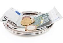 Жители Германии экономят на чаевых