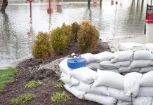 Федеральные земли поставили в Нижнюю Саксонию мешки с песком