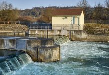 Франция помогает Германии бороться с наводнением мобильной системой дамб