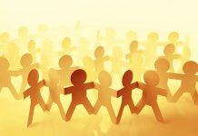 Жители Дрездена почтили память жертв бомбардировок