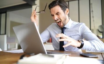 Работа, которая разрушает психическое здоровье: как помочь себе самостоятельно