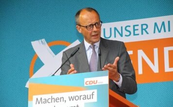 Мерц отметил 70-летие на фоне падения рейтинга