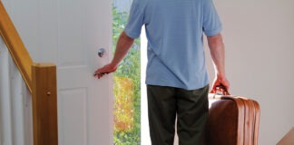 Треть переселенцев думает об отъезде: результаты опроса DEZIM о миграционных настроениях