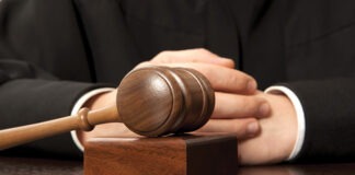 В Саарбрюккене судят 19-летнего по делу об убийстве полицейского