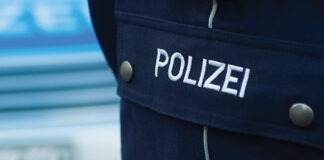 Рейд в кальянной Кройцберга: полиция ответила на обвинения Крузе