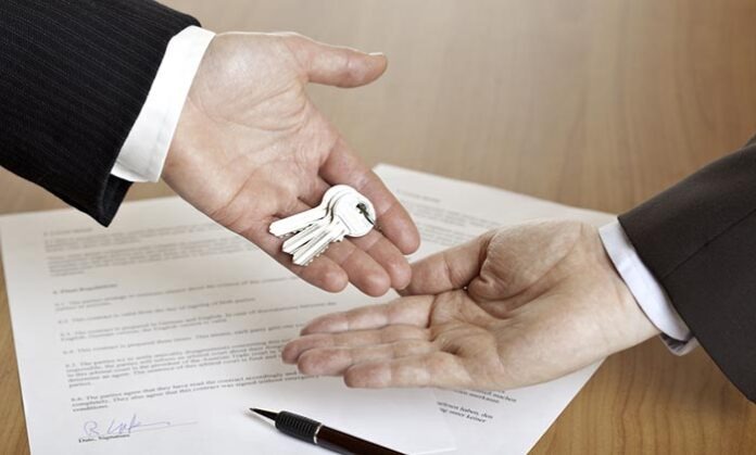 Schlьsselьbergabe Haus - hand-over of keys real estate