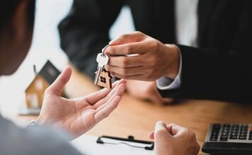 Где можно недорого купить квартиру