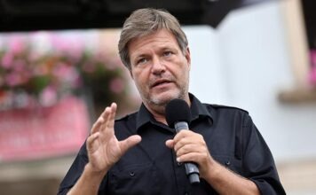 Хабек возвращается в политику?