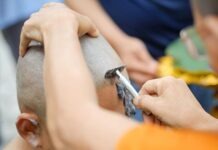 Политик проспорила волосы