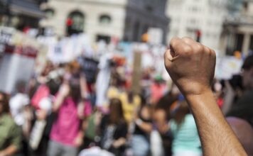 Массовые акции в Германии после сообщений о гибели Хаменеи